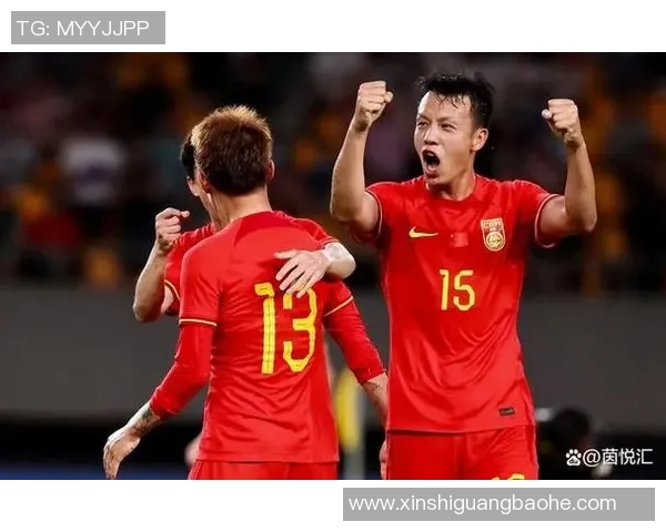 上海足球队团队协作引发热议球迷对战术配合与队员默契的不同看法 上海足球队团队协作引发热议球迷对战术配合与队员默契的不同看法